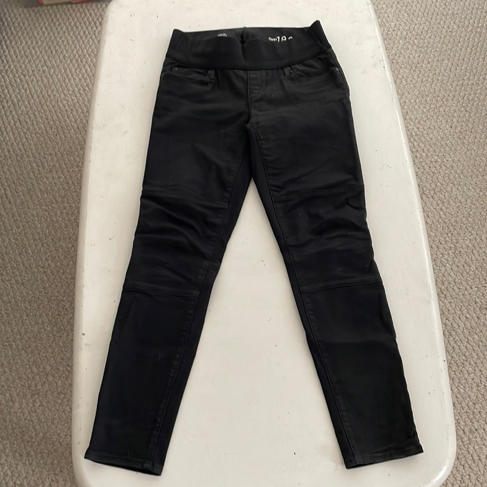 Gap Maternity- size 26/2R